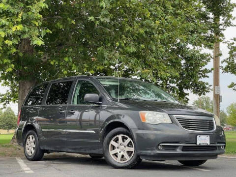 2012 Chrysler Town and Country Touring