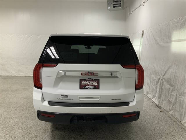 2022 GMC Yukon XL SLE