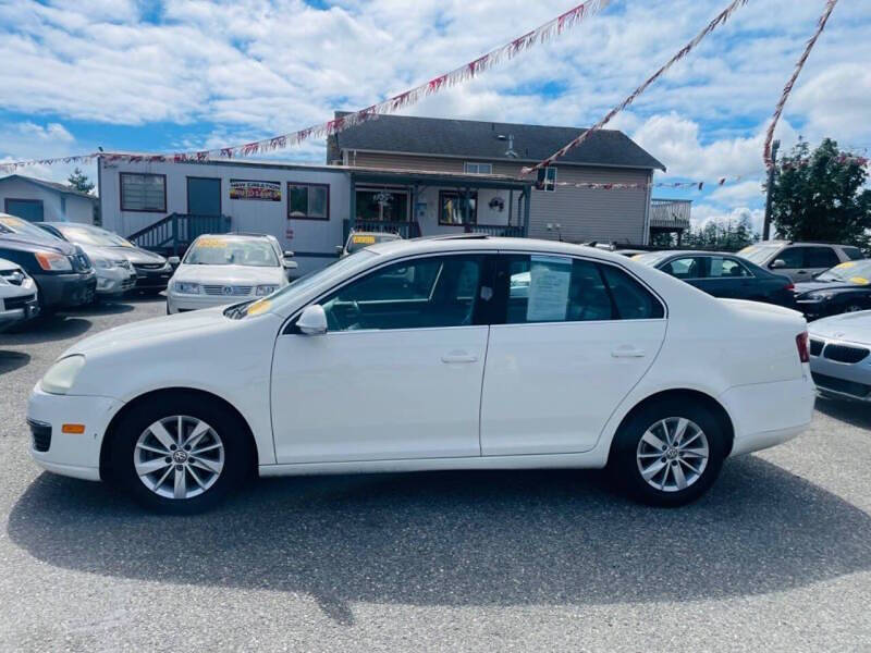 2009 Volkswagen Jetta for sale at New Creation Auto Sales in Everett, WA