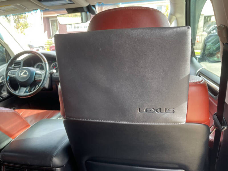 2018 Lexus LX 570 Three-Row