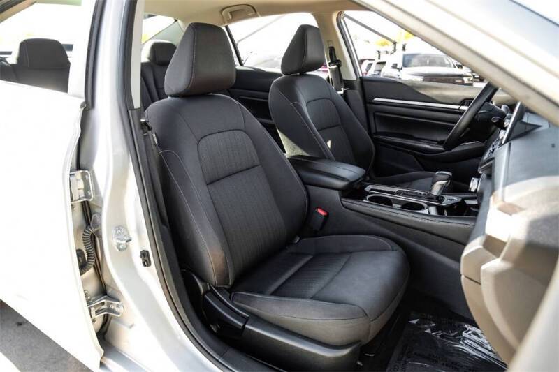 2023 Nissan Altima 2.5 SV