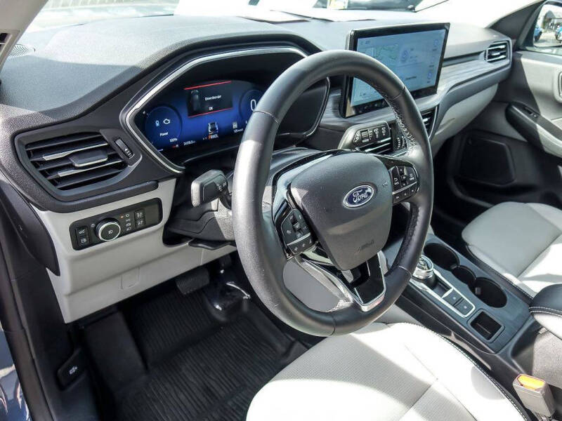 2025 Ford Escape Hybrid Platinum