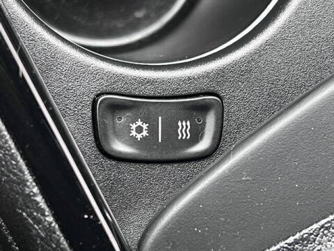 2023 Chrysler 300 C