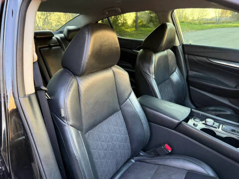 2017 Nissan Maxima
