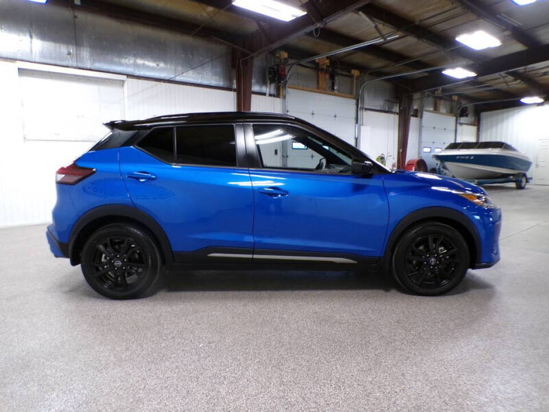 2023 Nissan Kicks SR