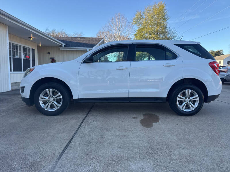 2017 Chevrolet Equinox LS's photo