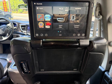 2017 Chrysler Pacifica Touring-L Plus