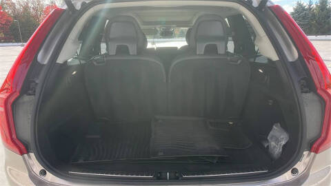 2025 Volvo XC90 B5 Plus Bright Theme