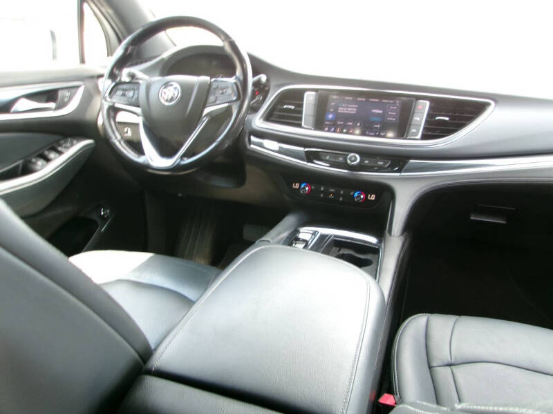 2022 Buick Enclave Essence