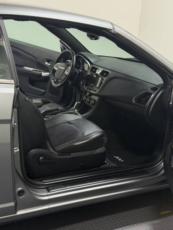 2011 Chrysler 200 S