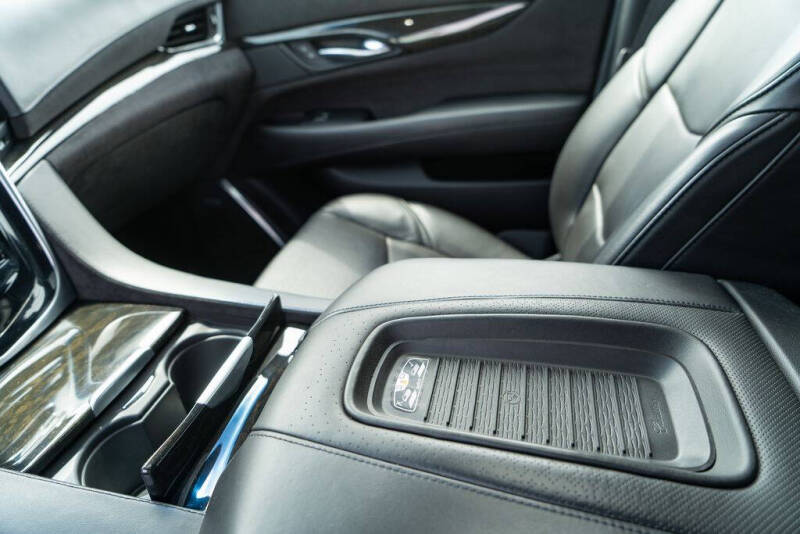 2019 Cadillac Escalade Platinum