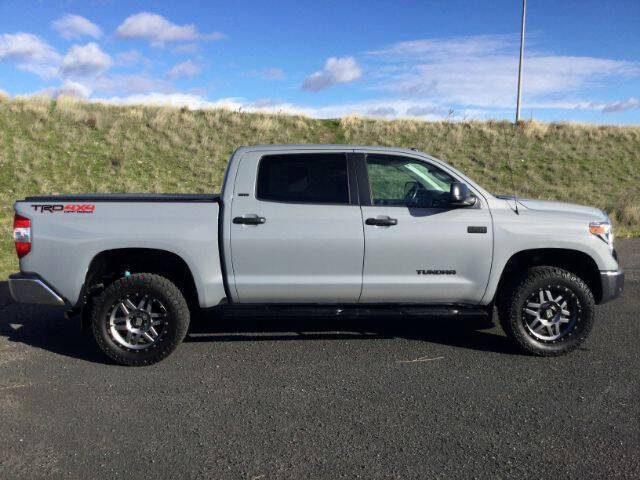 2018 Toyota Tundra SR5