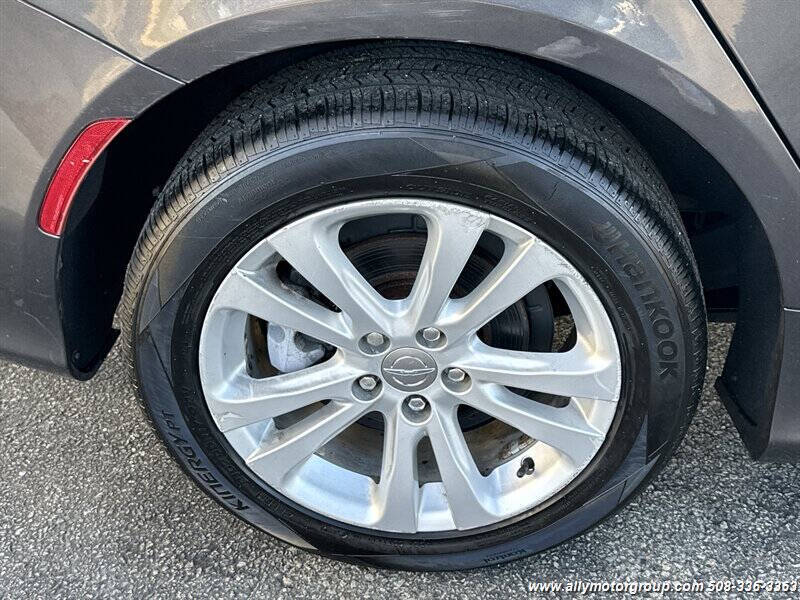 2017 Chrysler 200 Limited Platinum