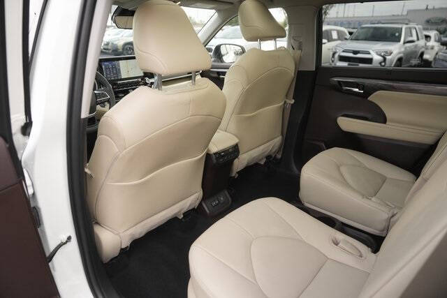 2022 Toyota Highlander Platinum