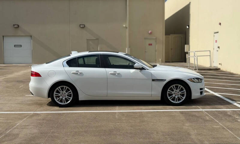 2017 Jaguar XE 25t Premium