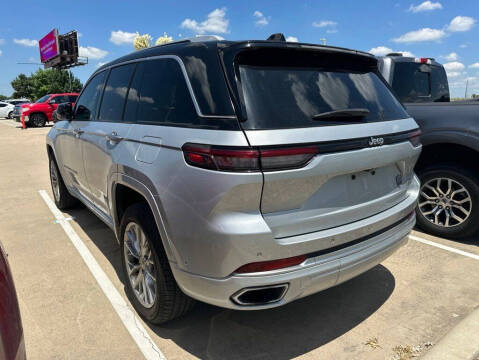 2022 Jeep Grand Cherokee Summit