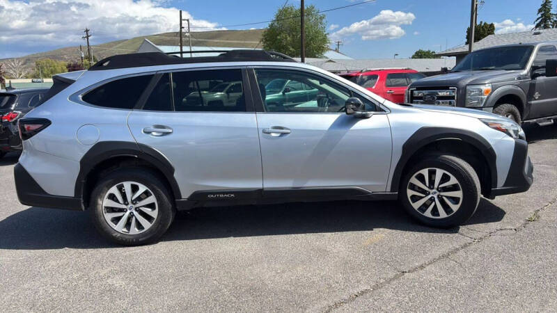 2023 Subaru Outback Premium