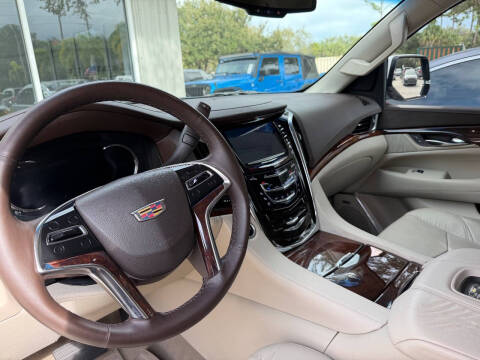 2016 Cadillac Escalade Luxury Collection