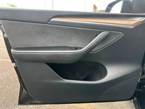 2025 Tesla Model Y Long Range