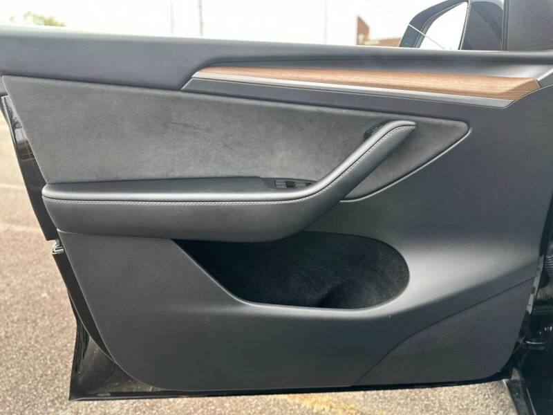 2025 Tesla Model Y Long Range