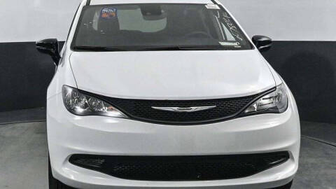 2025 Chrysler Voyager LX