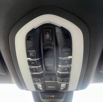 2022 Porsche Macan S