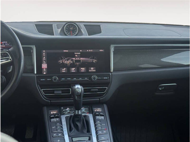 2021 Porsche Macan Turbo