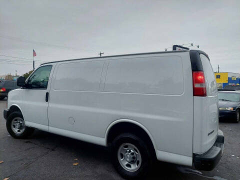 2017 Chevrolet Express 2500