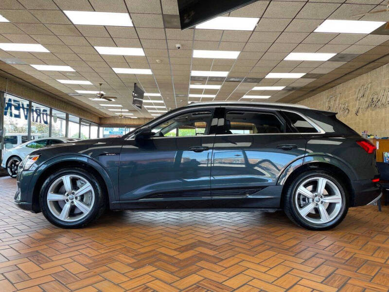 2019 Audi e-tron quattro Premium Plus