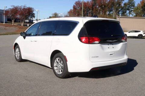 2026 Chrysler Voyager LX