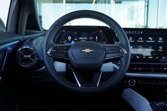 2025 Chevrolet Equinox EV LT 2