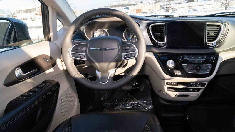 2022 Chrysler Pacifica Touring L