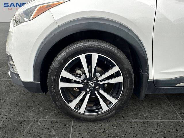 2019 Nissan Kicks SR