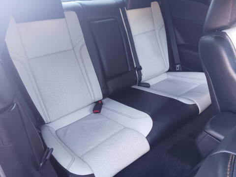 2015 Dodge Challenger SXT Plus