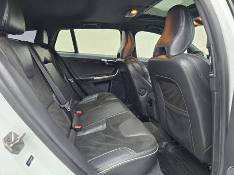 2015 Volvo V60 T6 R-Design Platinum