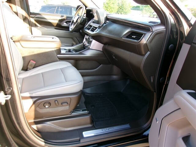 2023 GMC Yukon XL SLT