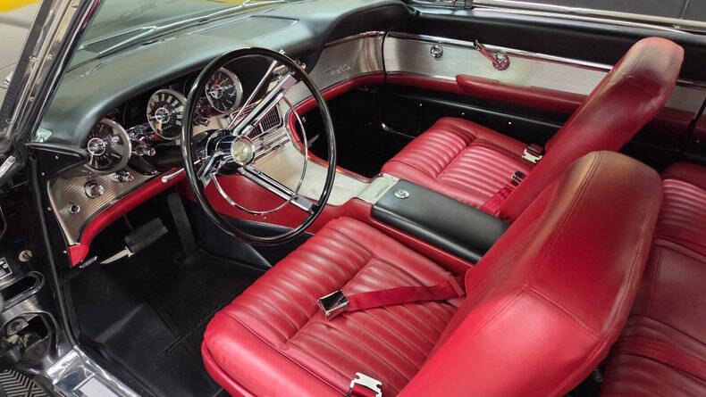 1962 Ford Thunderbird