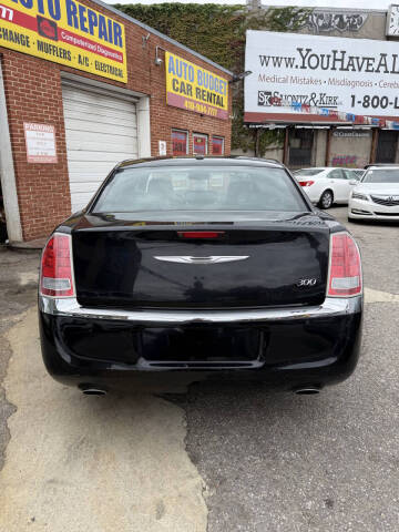 2012 Chrysler 300 Limited