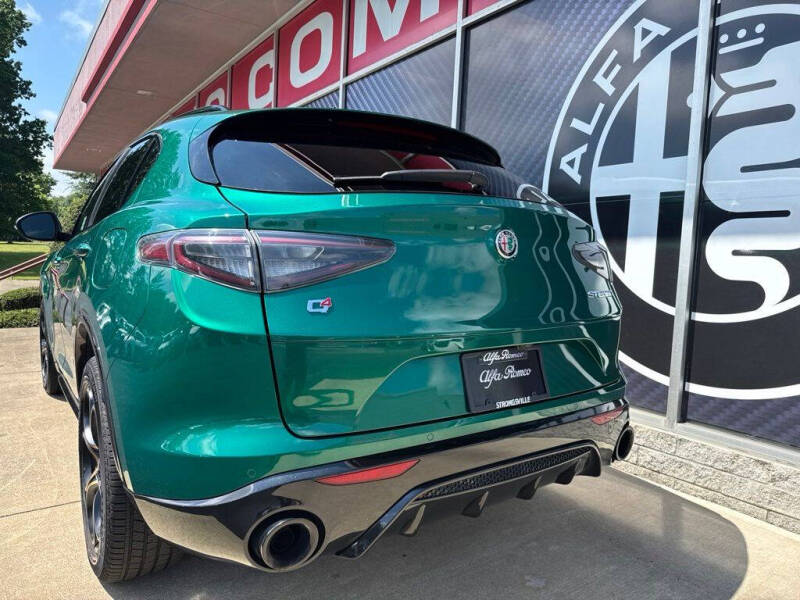 2025 Alfa Romeo Stelvio Intensa