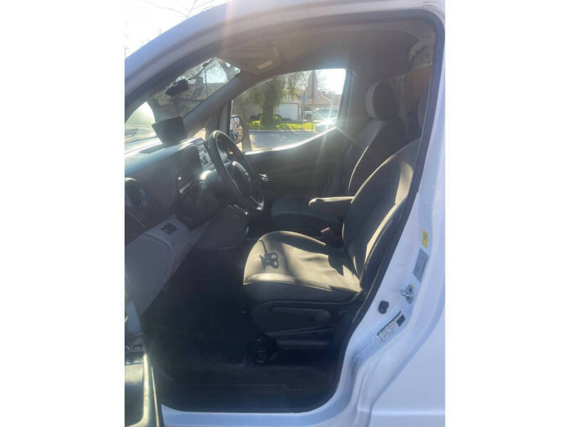 2017 Nissan NV200