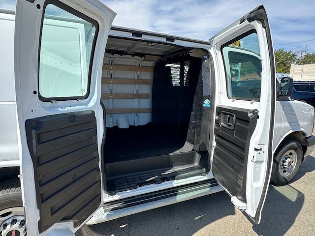 2023 GMC Savana 2500