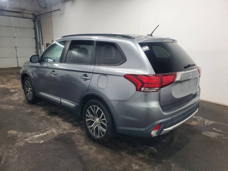 2016 Mitsubishi Outlander SE