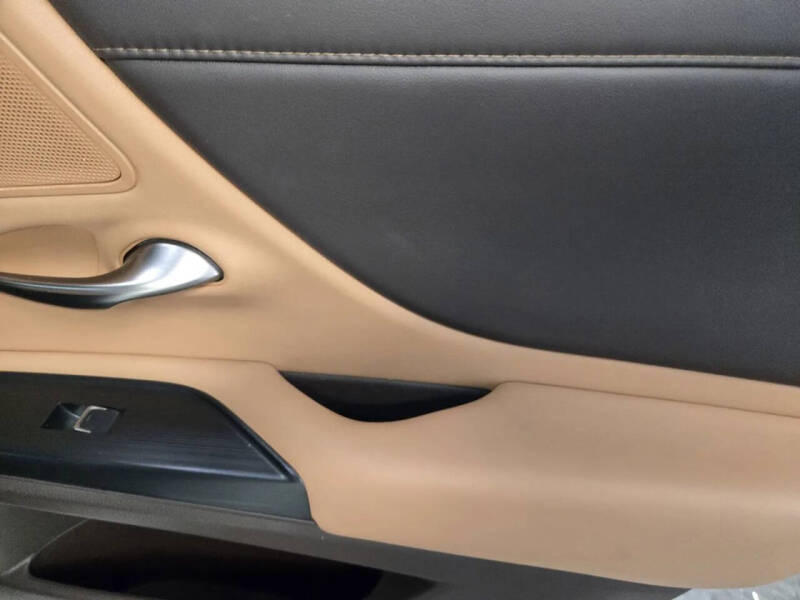 2021 Lexus ES 300h