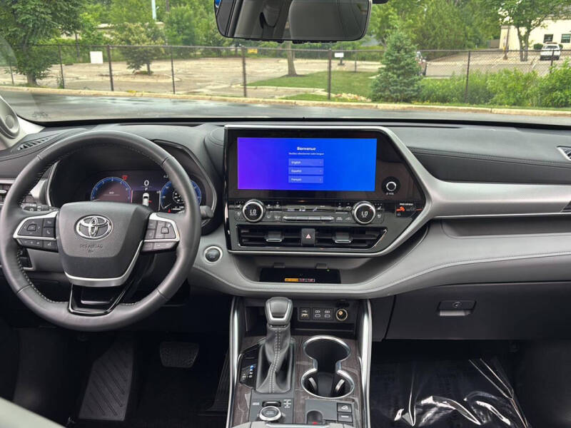 2026 Toyota Highlander Platinum