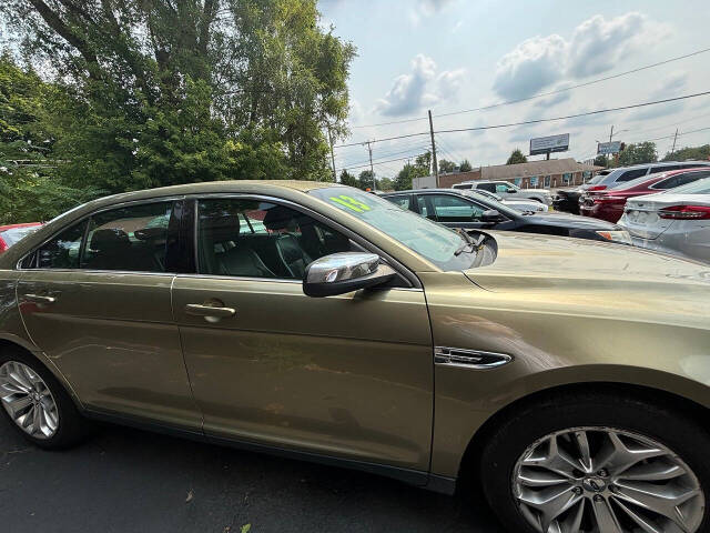 2013 Ford Taurus for sale at Kars R Us in Dearborn Heights, MI