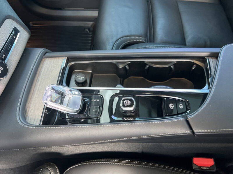 2023 Volvo XC90 B6 Ultimate Bright Theme 7P