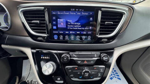 2017 Chrysler Pacifica Touring-L Plus