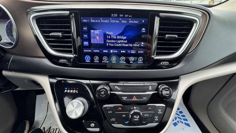 2017 Chrysler Pacifica Touring-L Plus