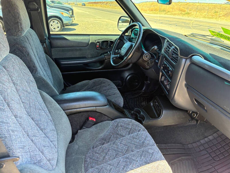 2002 Chevrolet S-10 LS
