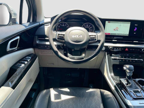 2024 Kia Carnival EX
